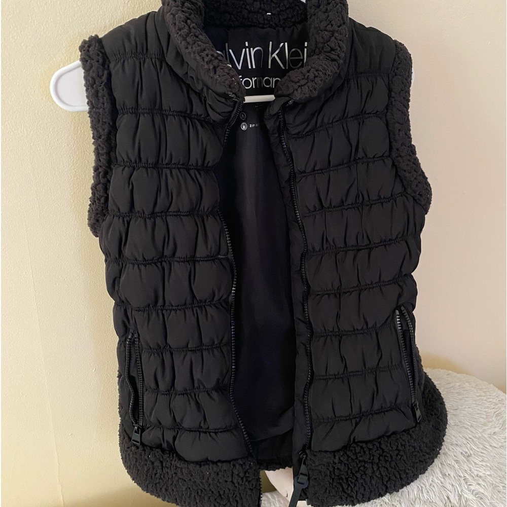 Authentic Black Calvin Klein Performance Puffer V… - image 1